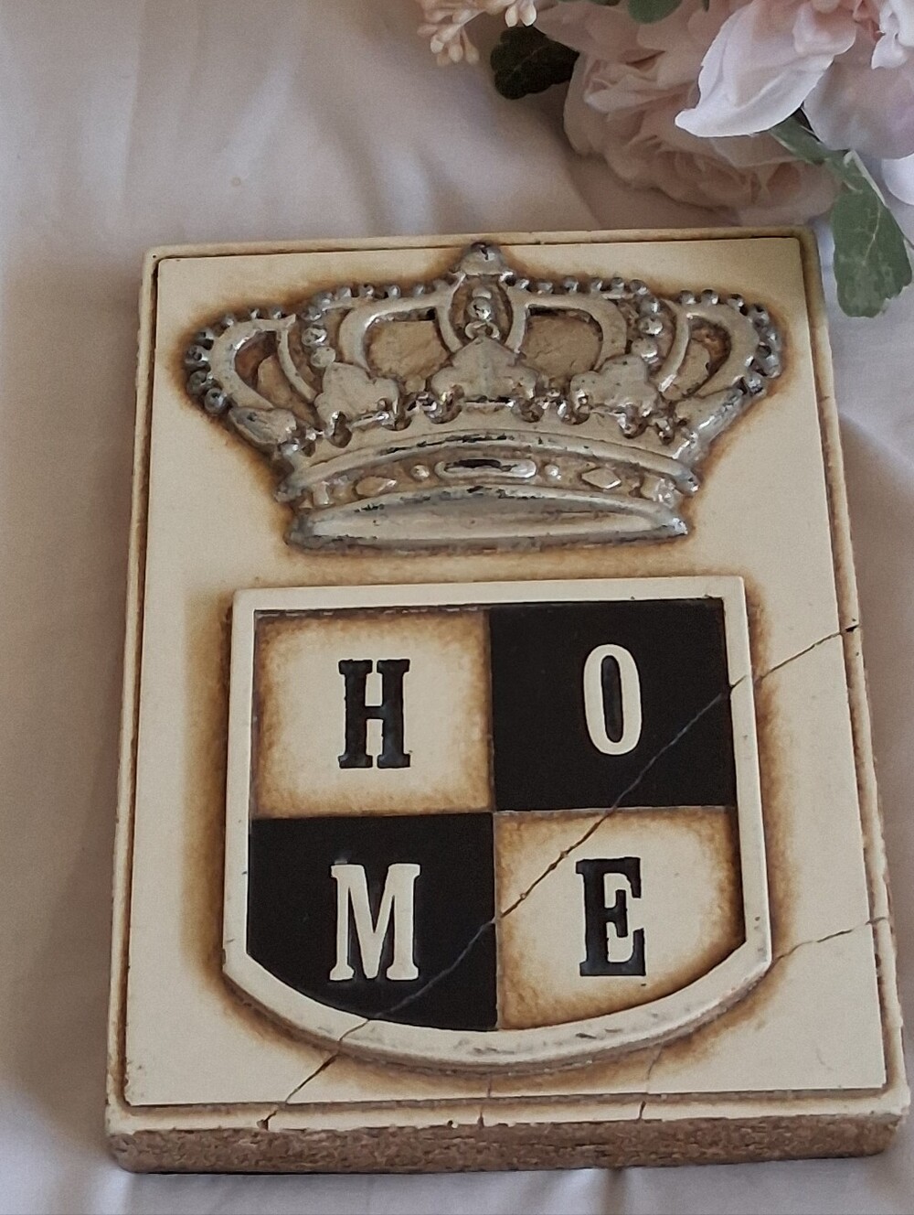 SID DICKENS 'HOME' BLOCK SHIELD WITH CROWN